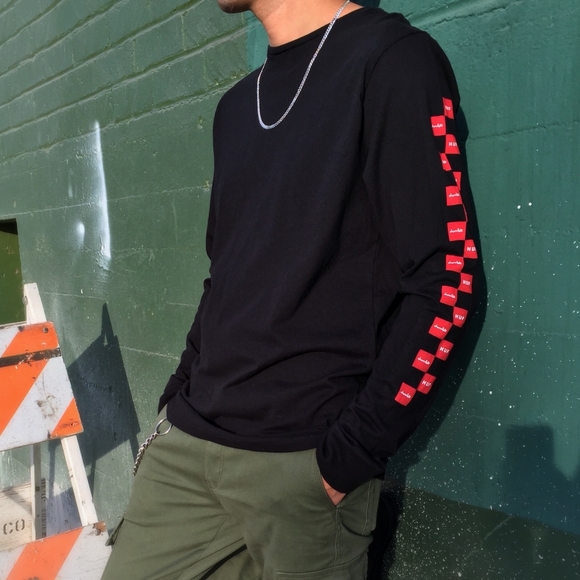 HUF X CHOCOLATE gray long sleeve tshirt streetwear - Picture 2 of 5